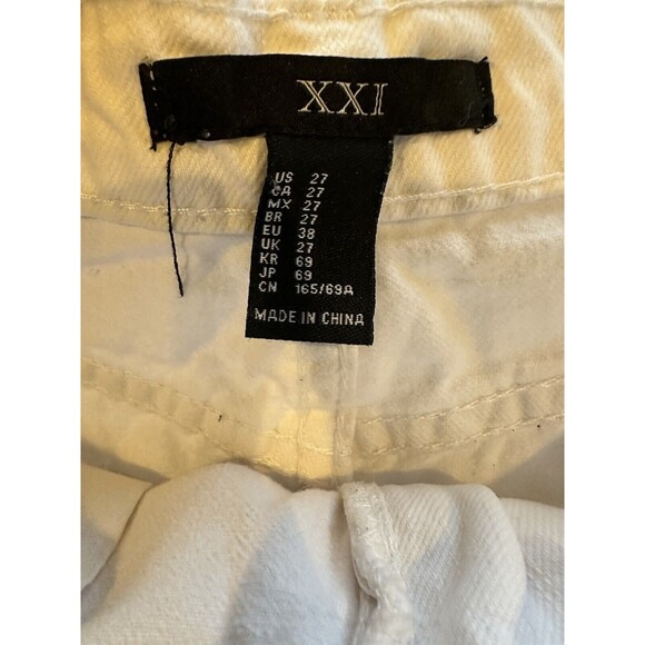 Forever 21 Women's 27 4 Distressed White Jean Shorts Holes Fringe Crochet Flower - Picture 5 of 5